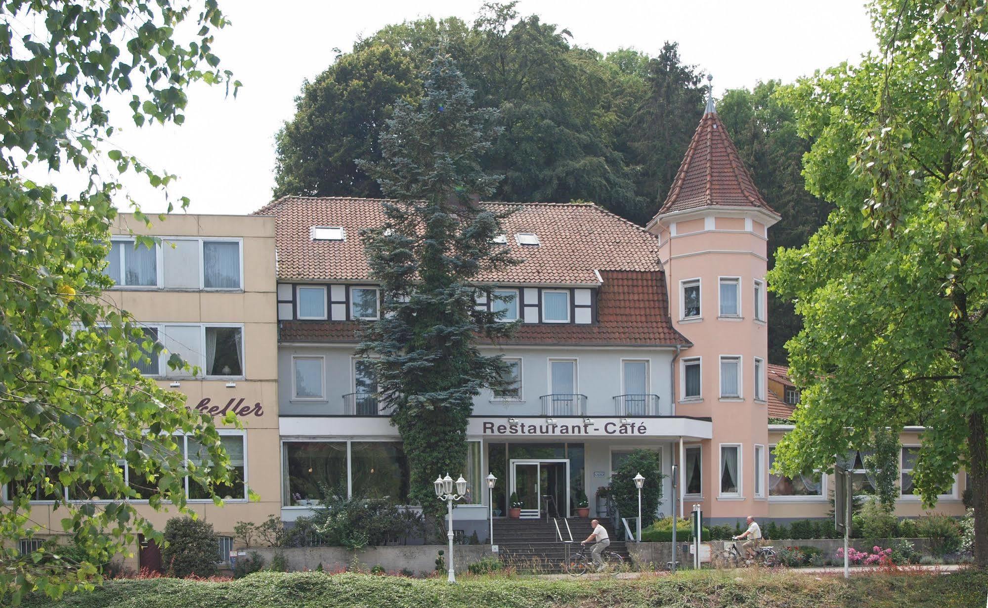 Hotel Waldhotel Felsenkeller 2*